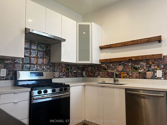 5th image of 158 Wellington St S #2
