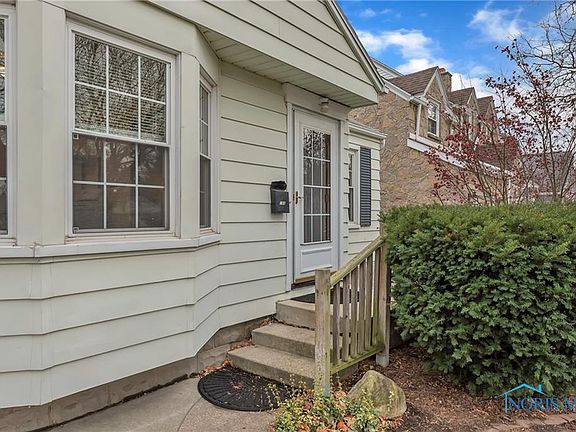 5th image of 188 Windsor Dr