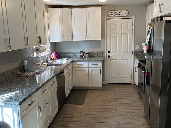 3rd image of 2706 N Stoddard Ave