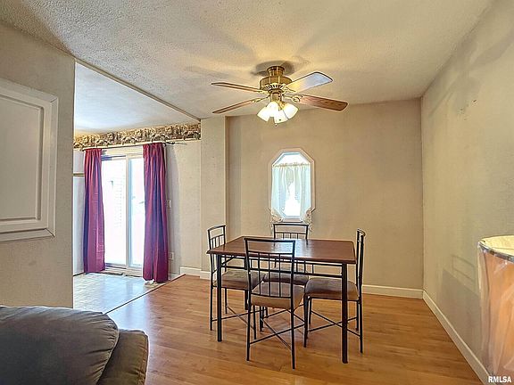 4th image of 2416 N Fairmount St