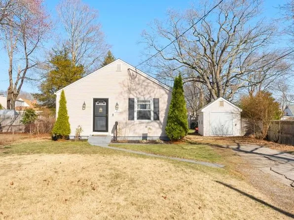 31 Rice St, Pawtucket, RI 02861