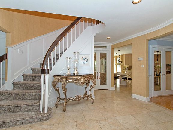 2nd image of 135 Redwood Drive