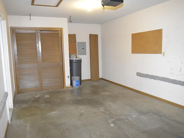 13616 Henry St #1 — Photo 4