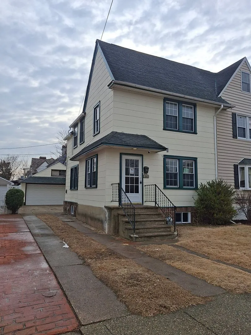 1610 Wilson Ave photo 1