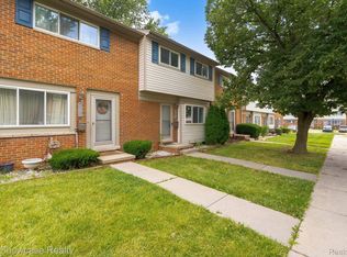 25907 Salem Ct, Roseville, MI 48066