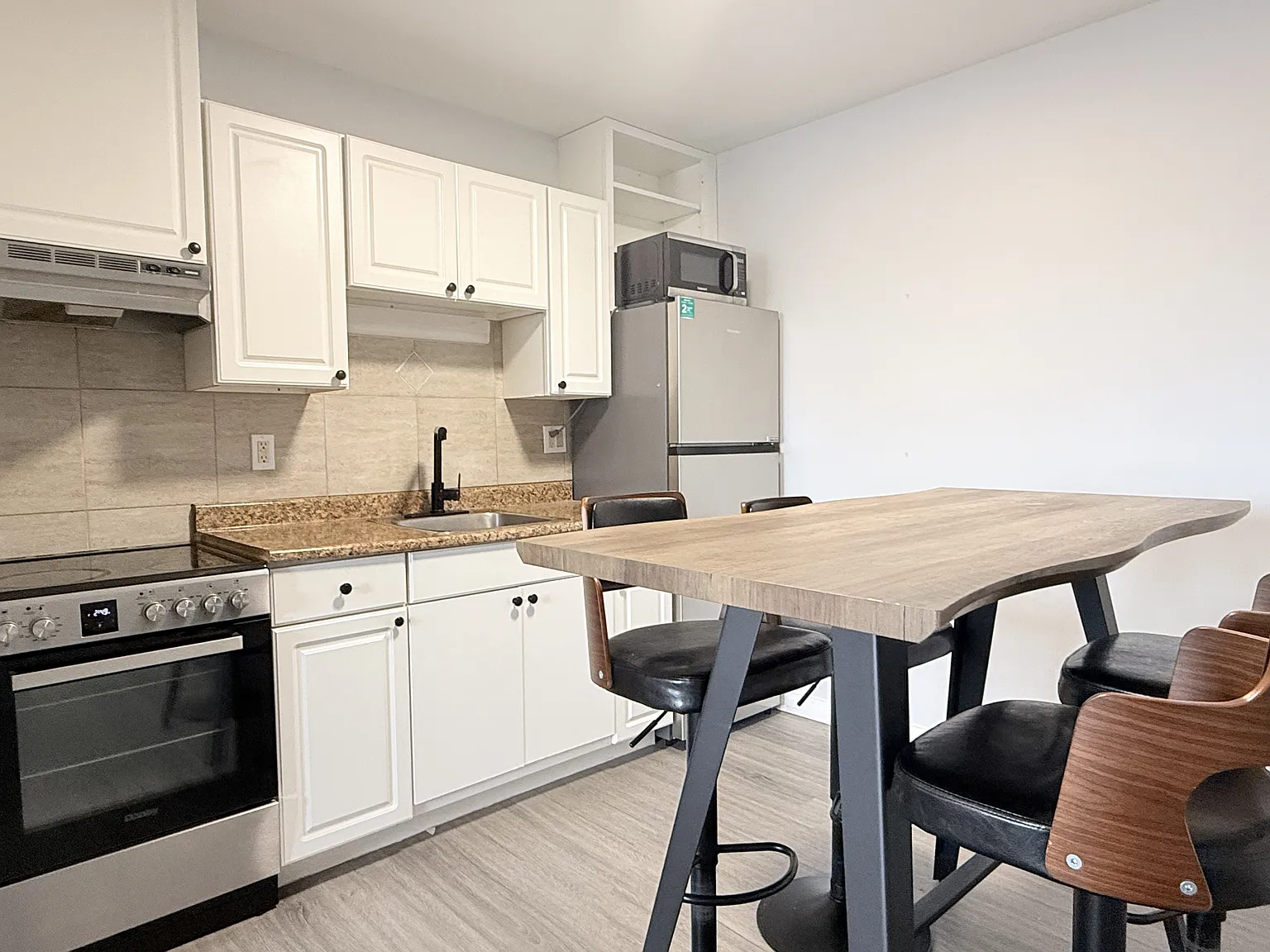 1 bed, $1,313 — Photo 3