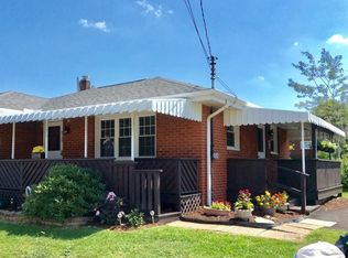 8700 Walnut St, Westmoreland City, PA 15692