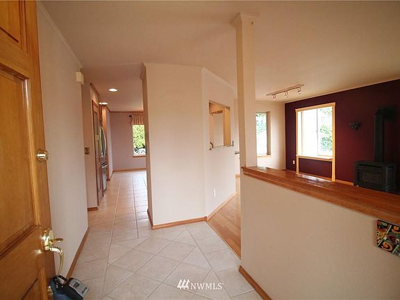 5th image of 17116 SE 29th Ct