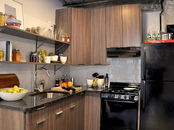 2nd image of 5411 N Winthrop Ave APT 312