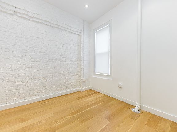 5th image of 146 Mulberry St APT 16