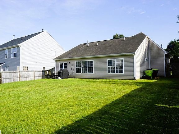5th image of 19 Nut Leaf Ln