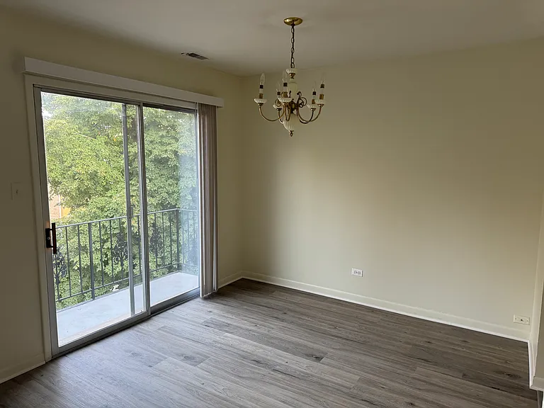 6558 N Richmond St #303 — Photo 14