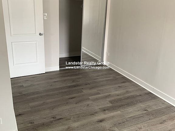 4th image of 3360 W Montrose Ave #2W