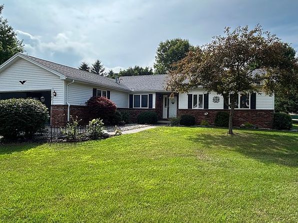 107 Hickory Ln