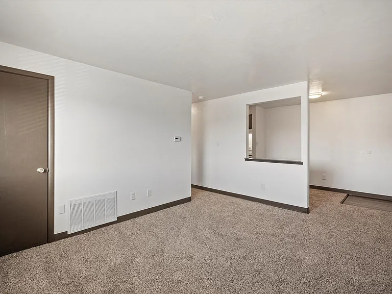 Landmark Apartments — Photo 13