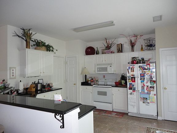 3rd image of 3546 Laurenhurst Ln