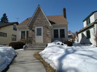 559 Saratoga St S, Saint Paul, MN 55116