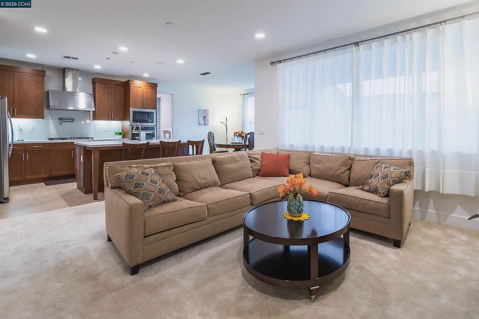 3 bed, 1853 sqft, $4,350 — Photo 3