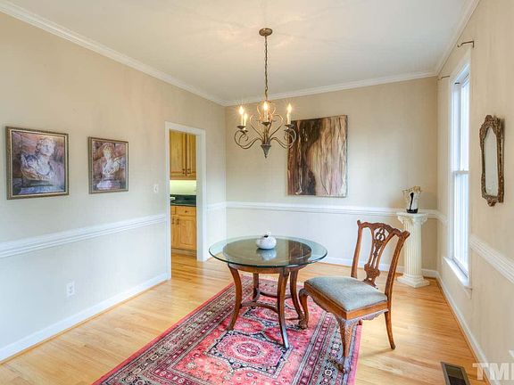 4th image of 102 Lewisham Dr
