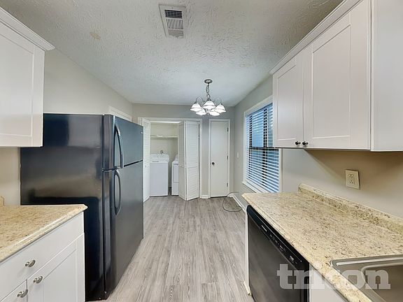 5th image of 308 Knollwood Ln