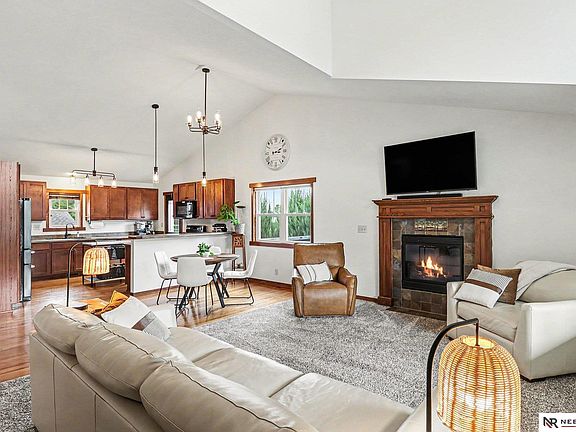 4th image of 4855 S 85th St