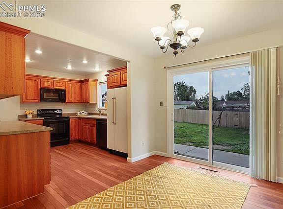 3rd image of 4753 Shadowglen Dr