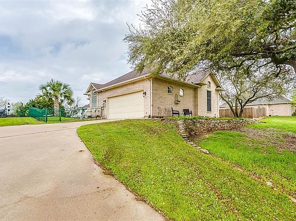 3rd image of 2406 Wills Way Dr