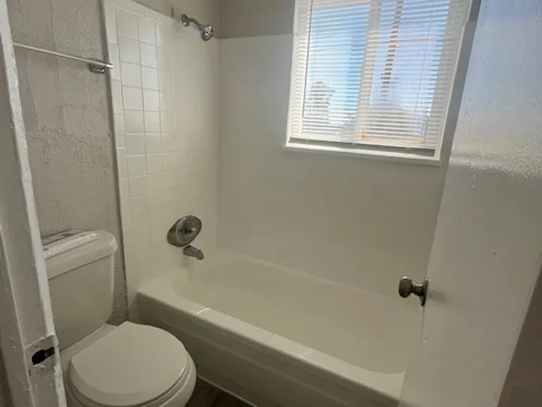 1592 Boston St — Photo 28