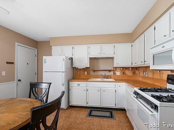 4th image of 719 Andover St SE #36
