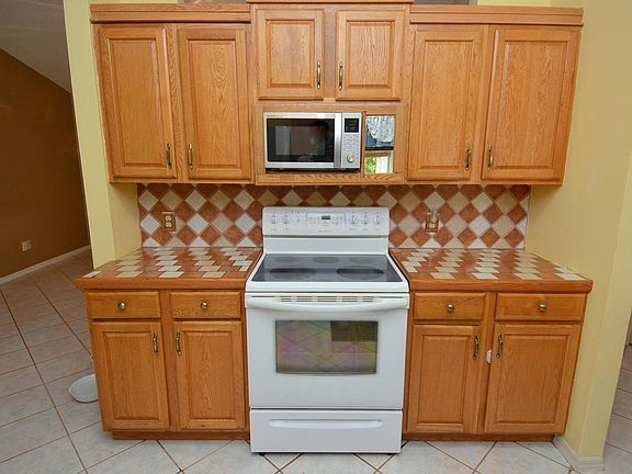 5th image of 3858 SW Chaffin St