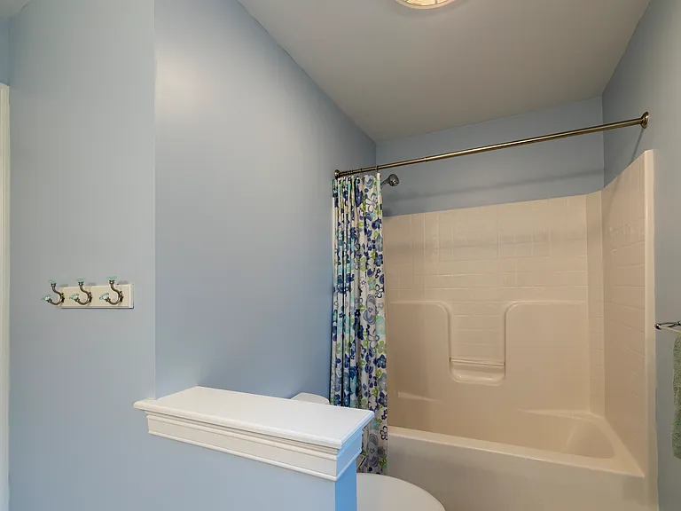 118 Lynn Dr — Photo 32