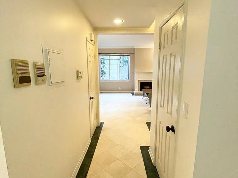 10308 Almayo Ave #5 — Photo 8