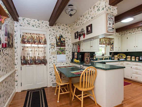 3rd image of 485 Andergren Dr