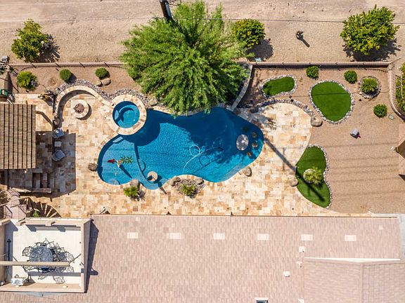 4th image of 1131 Regency Dr