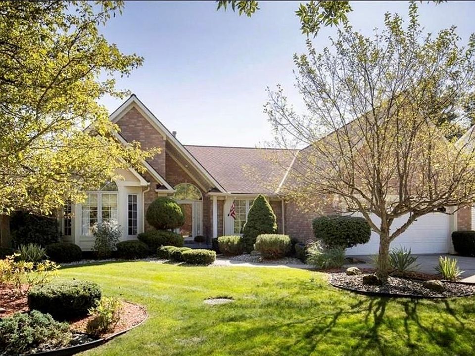 1st image of 35 Hobnail Dr
