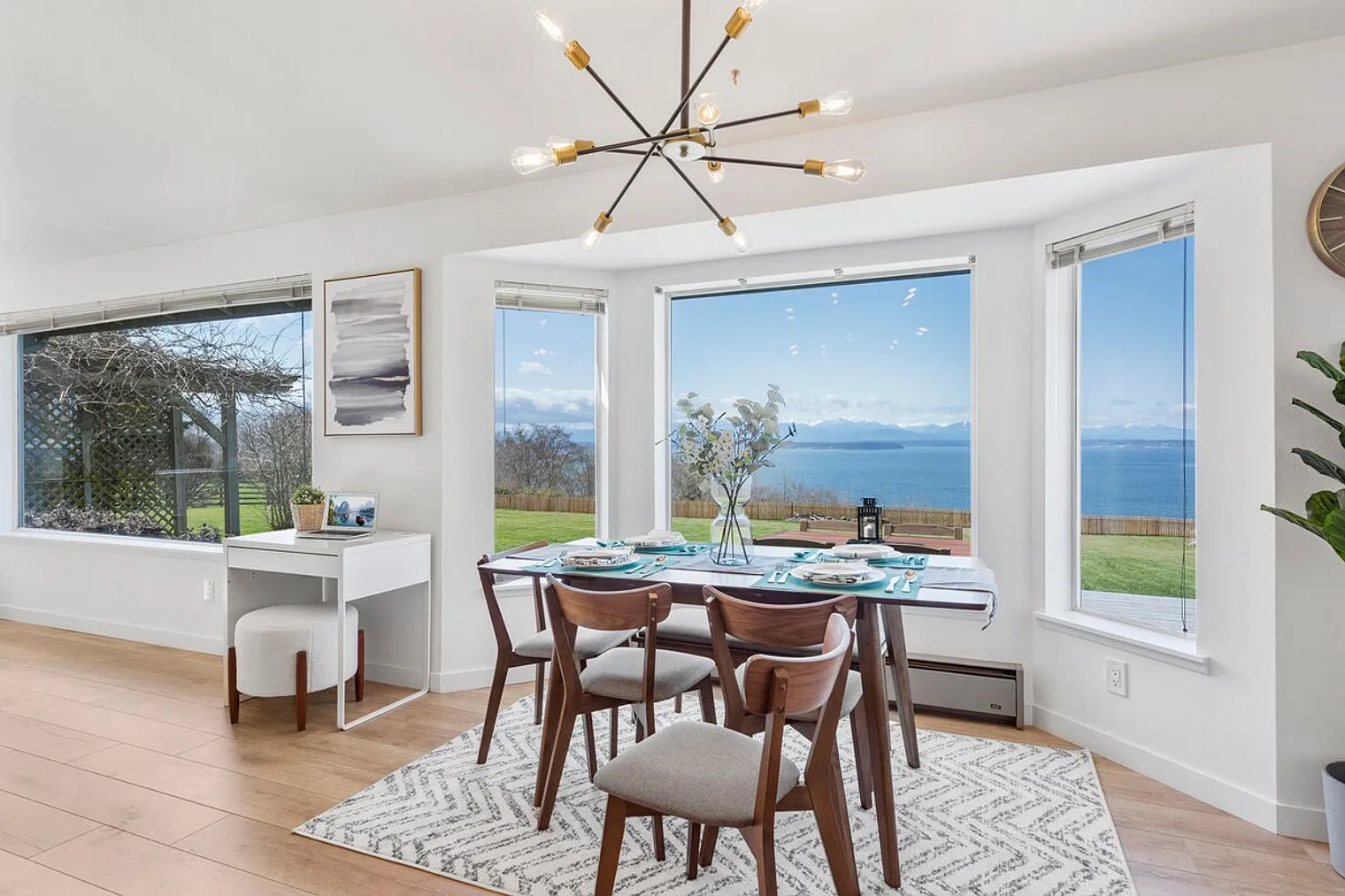 2 bed, 1.0 bath, $6,127 — Photo 2