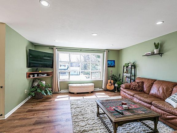 4th image of 134 Terrytown Heights Dr