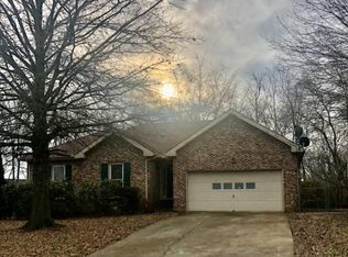 800 Parkview Ct, Clarksville, TN