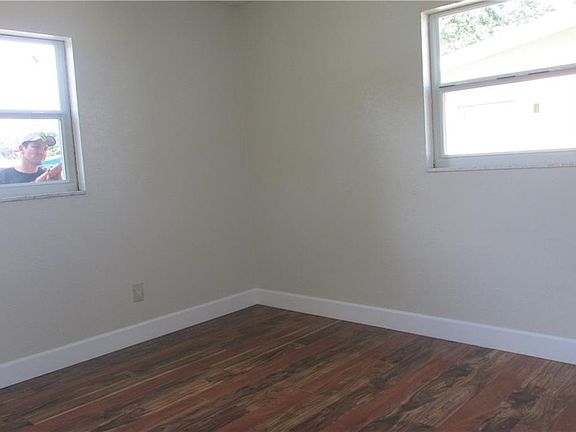 5th image of 10409 N Altman St