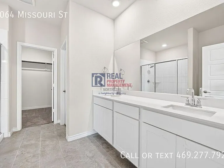 2064 Missouri St — Photo 25