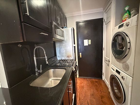 4th image of 120 E 102nd St APT 3A