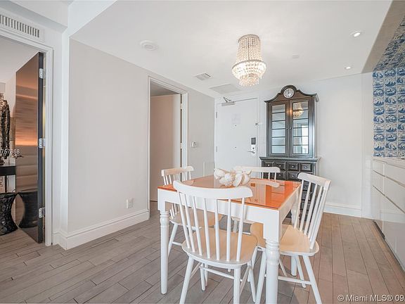 5th image of 1100 West Ave #412
