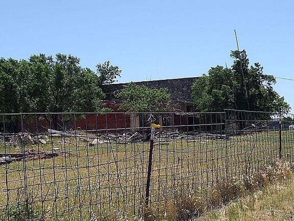 4th image of 15631 Fm Road 91