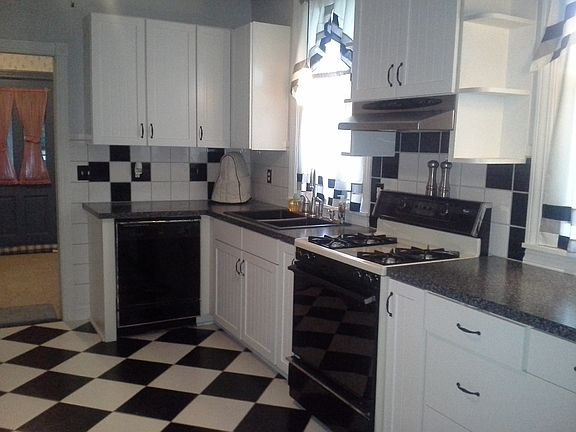 4th image of 2737 Canby St