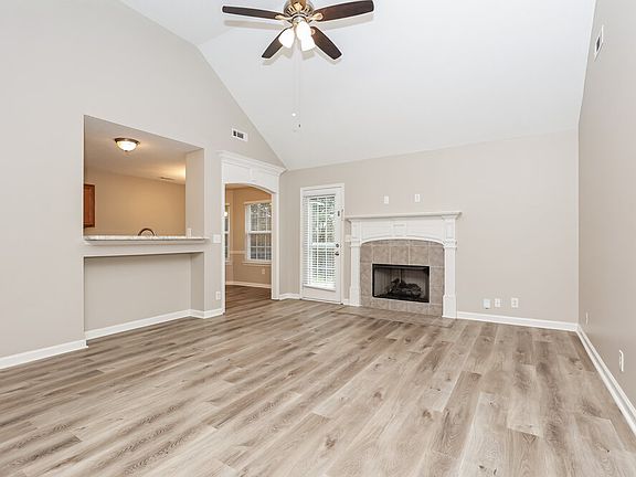 5th image of 3221 Hardwood Dr