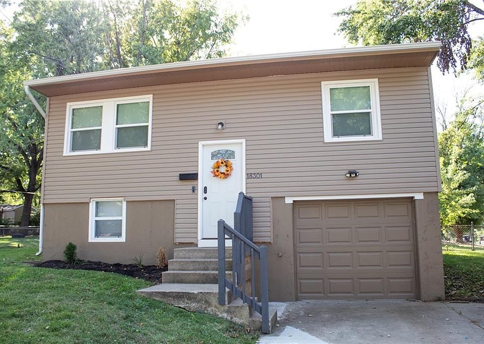 1st image of 18301 E Shoshone Dr