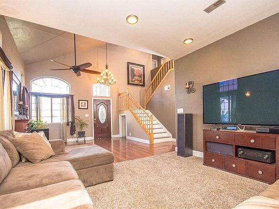 5th image of 8612 Maple Hall Dr