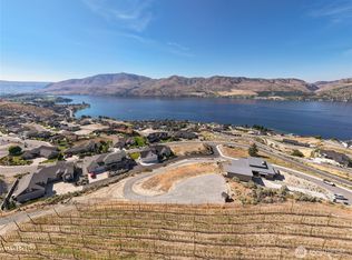101 Lake Ridge Dr, Chelan, WA 98816