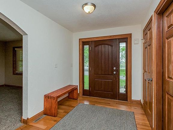 2nd image of 1013 Rolling Glen Dr