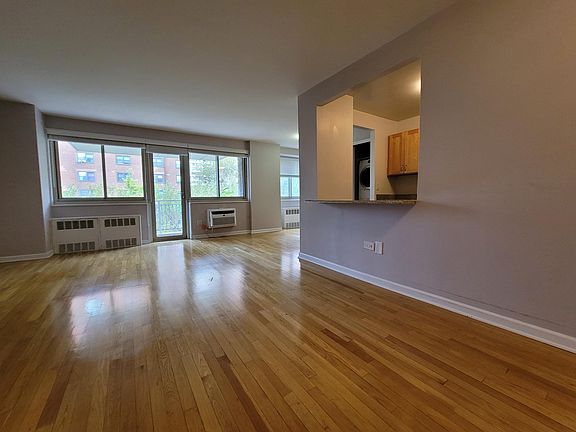 4th image of 70 W 93rd St APT 5C